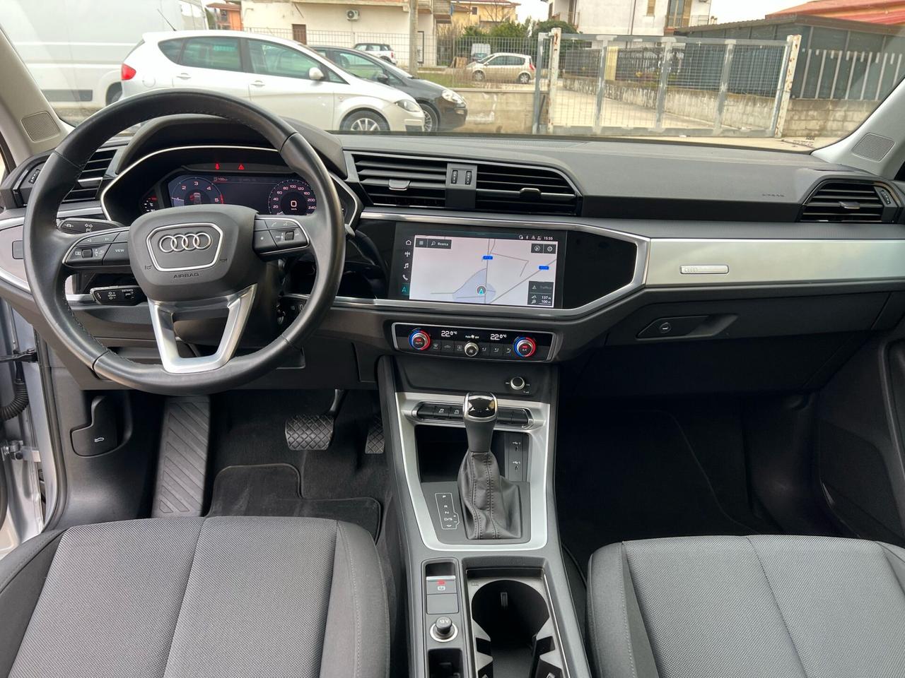 Audi Q3 35 TDI S tronic Business