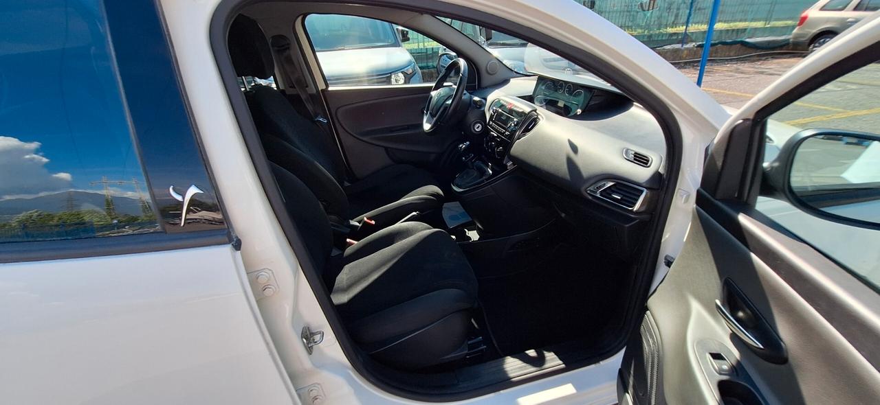 Lancia Ypsilon 1.2 69 CV 5 porte Gold