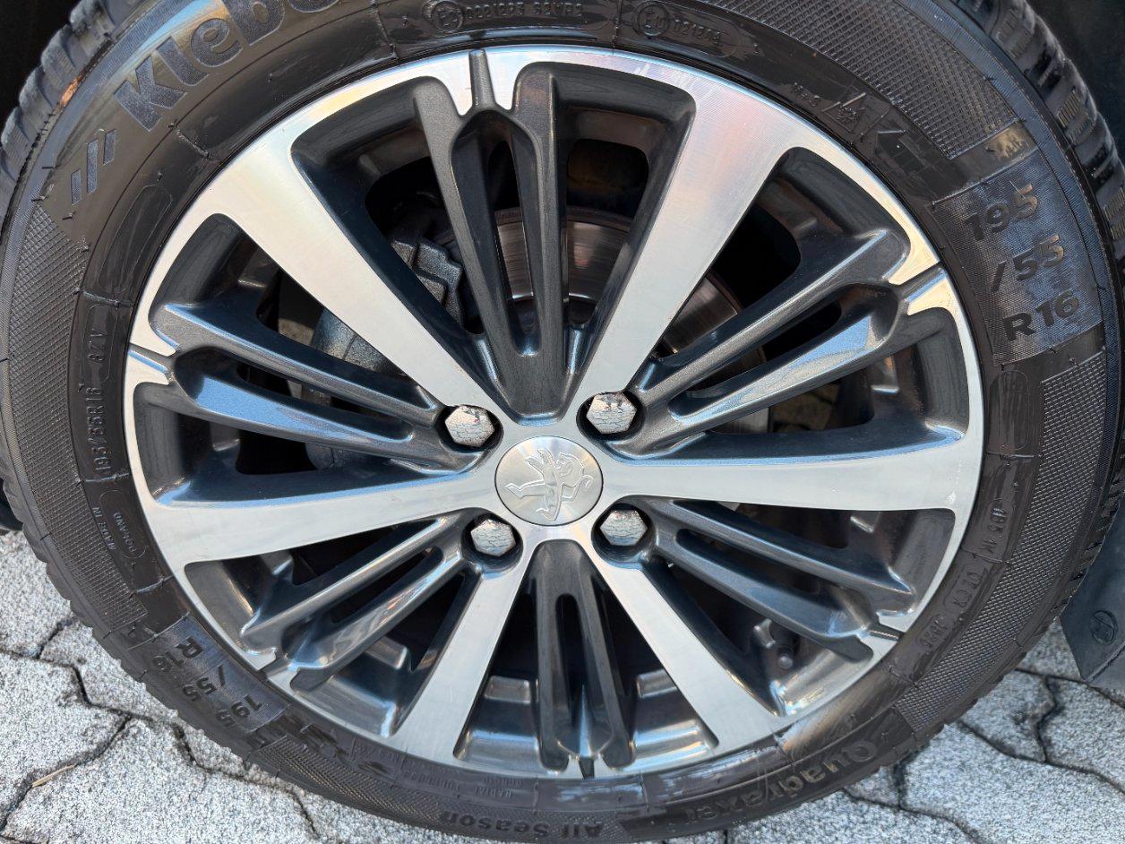 Peugeot 208 5 Porte 208 5p 1.2 puretech Allure 82cv CINGHIA NUOVA VERNICE ORIGINALE UNICA!!!