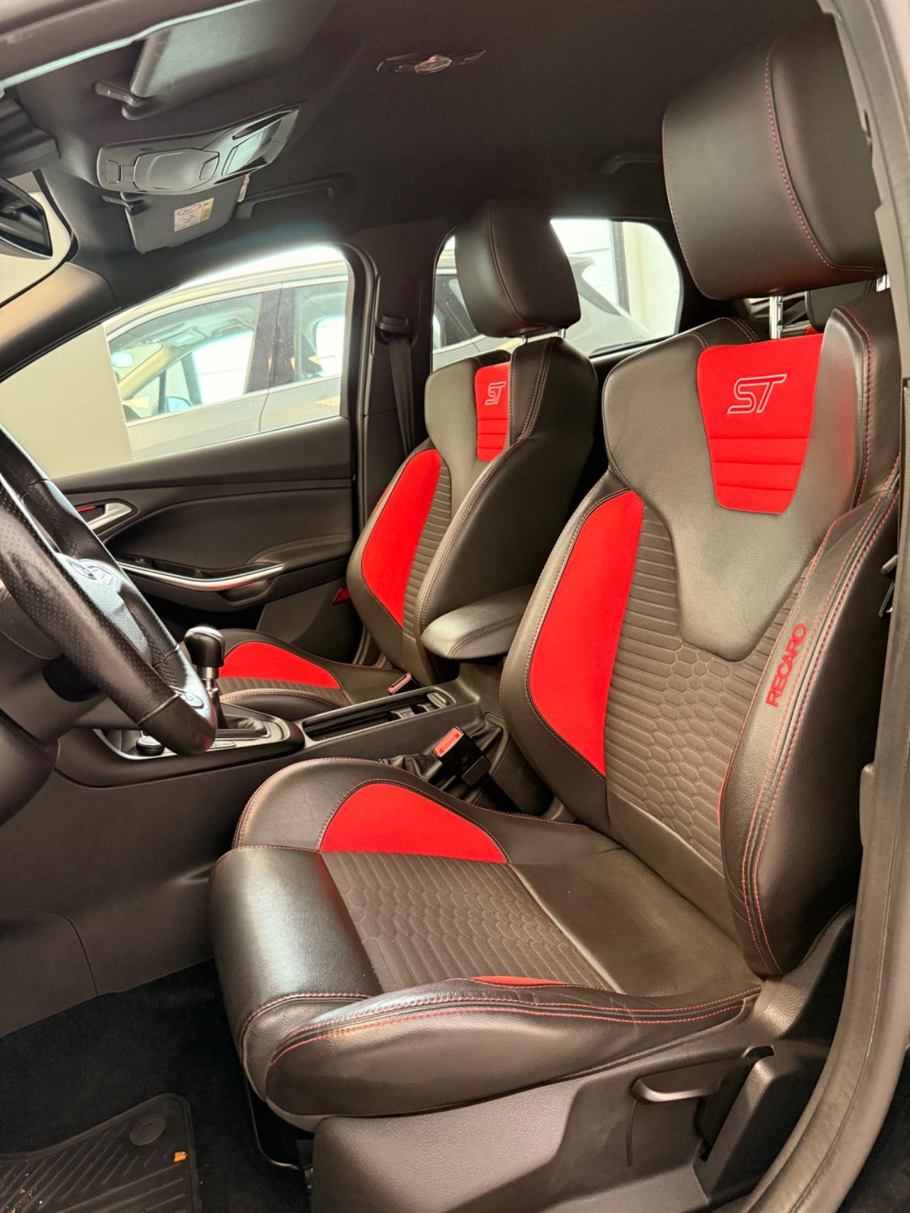 Ford FOCUS ST 2.0 250CV MANUALE
