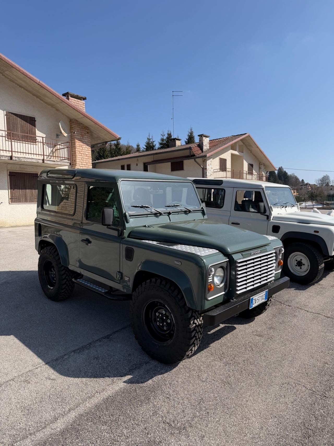 Land Rover Defender 90 2.4 TD4 Station Wagon SE