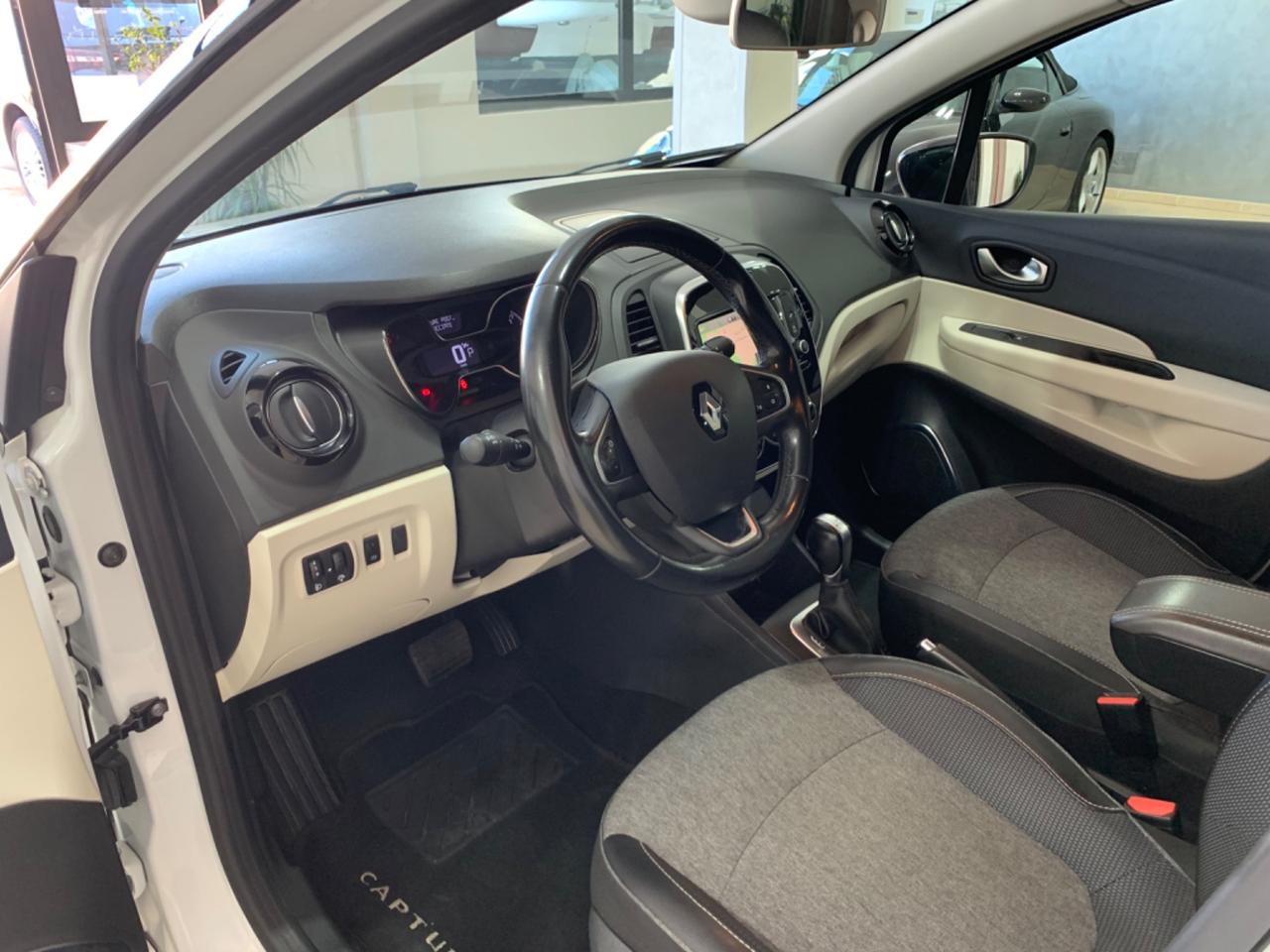 Renault Captur dCi 8V 90 CV EDC Sport Edition