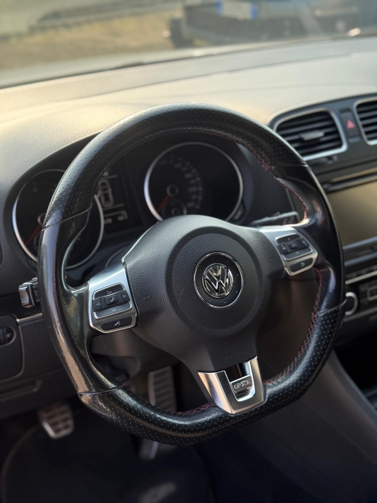 Volkswagen Golf GTI 2.0 TSI 5p.