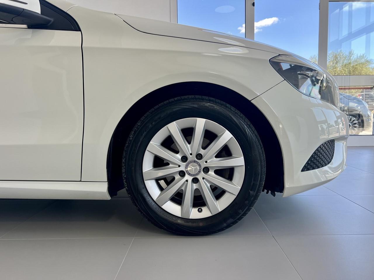 MERCEDES A 180 D BUSINESS NEOPATENTATI OK - 2015
