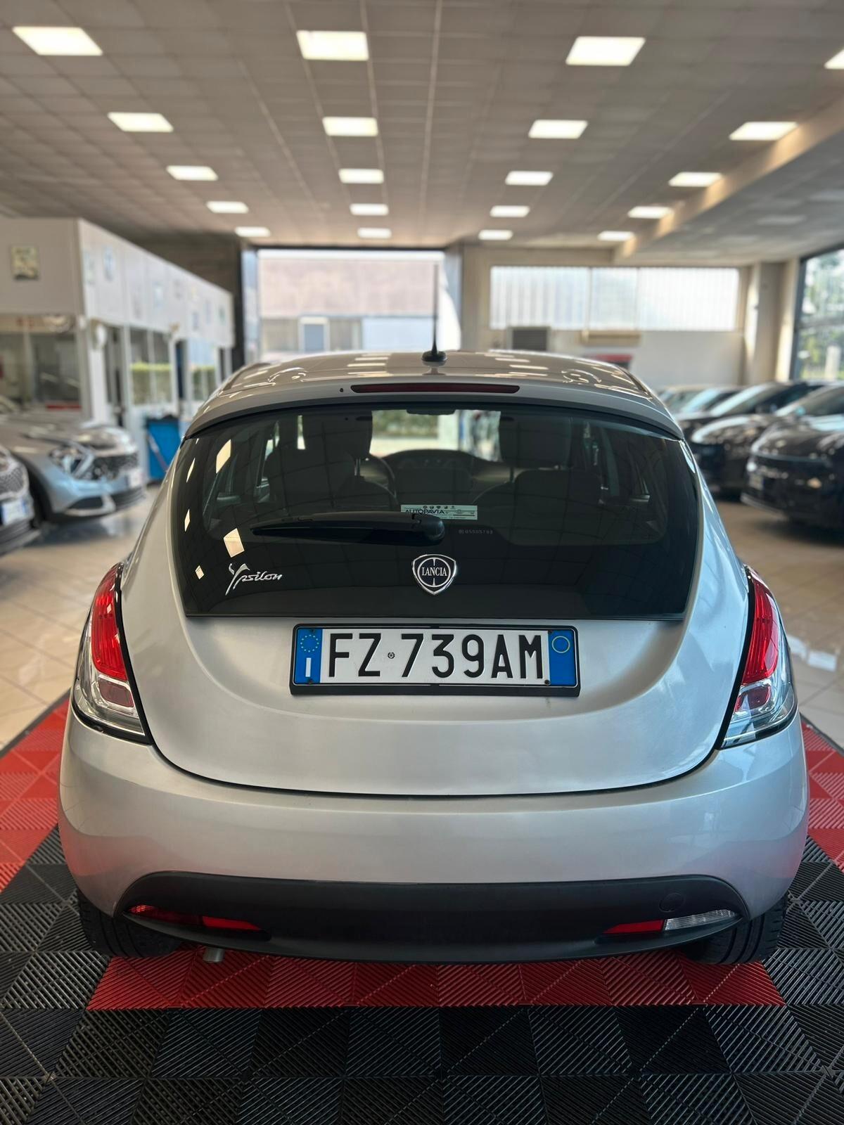 Lancia Ypsilon 1.2 69 CV 5 porte S&S Gold
