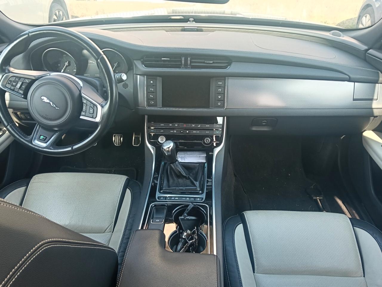 Jaguar XF R-Sport