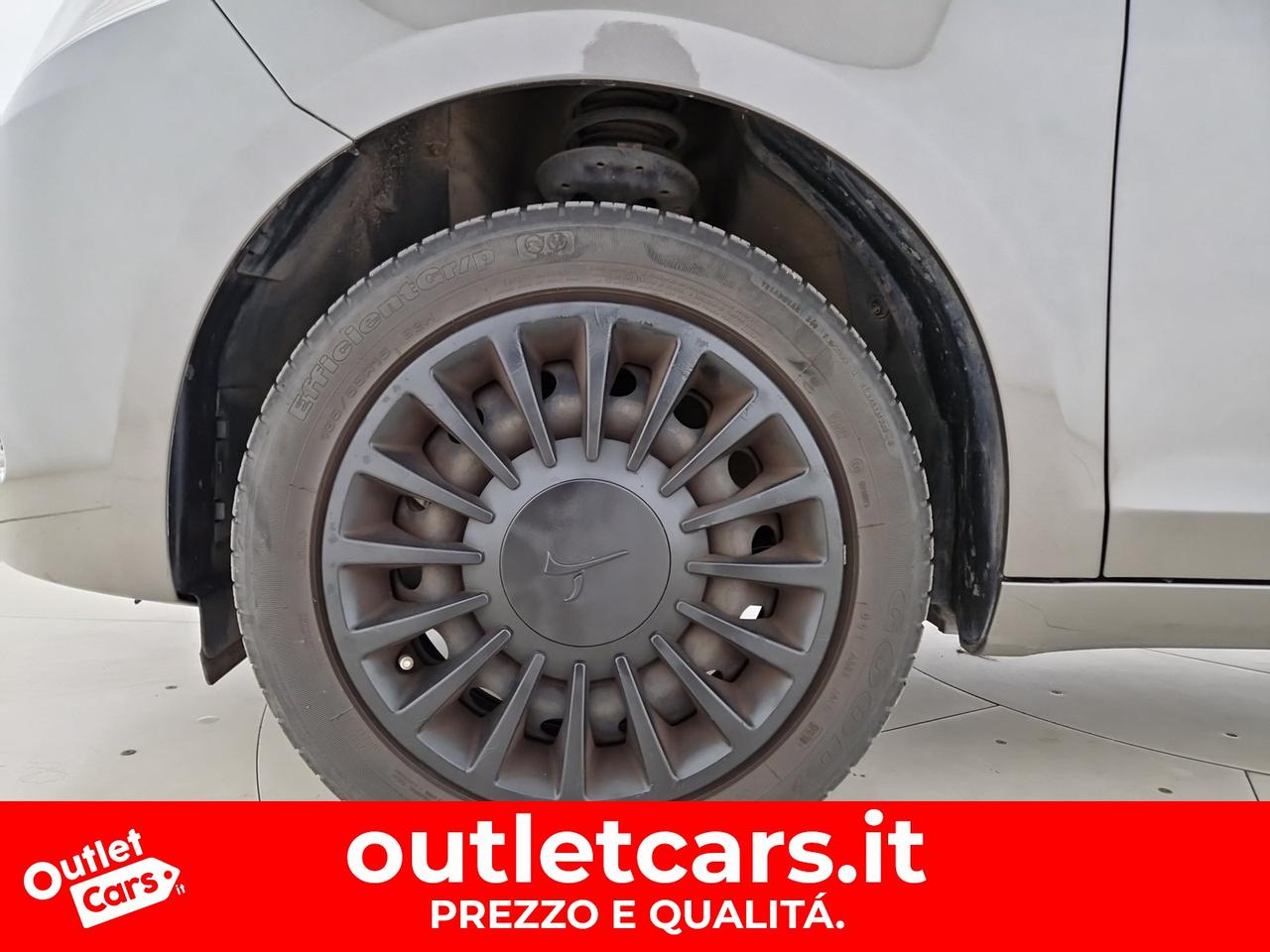 Lancia Ypsilon 1.2 silver 69cv