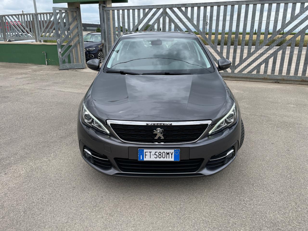 Peugeot 308 1.5 BlueHDi 130cv EAT8 Business-NAVIGATORE