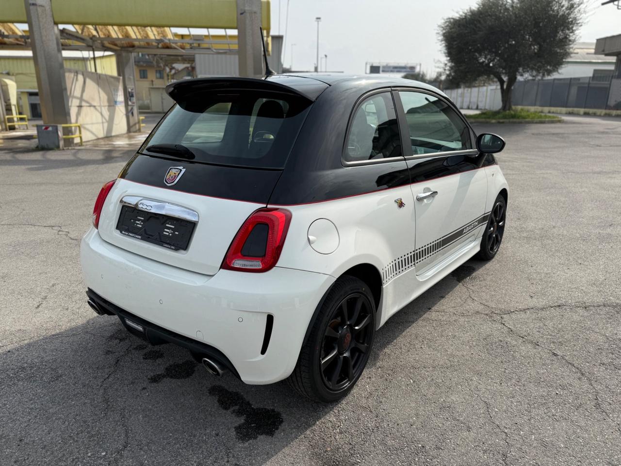 Abarth 500 1.4 Turbo T-Jet Custom