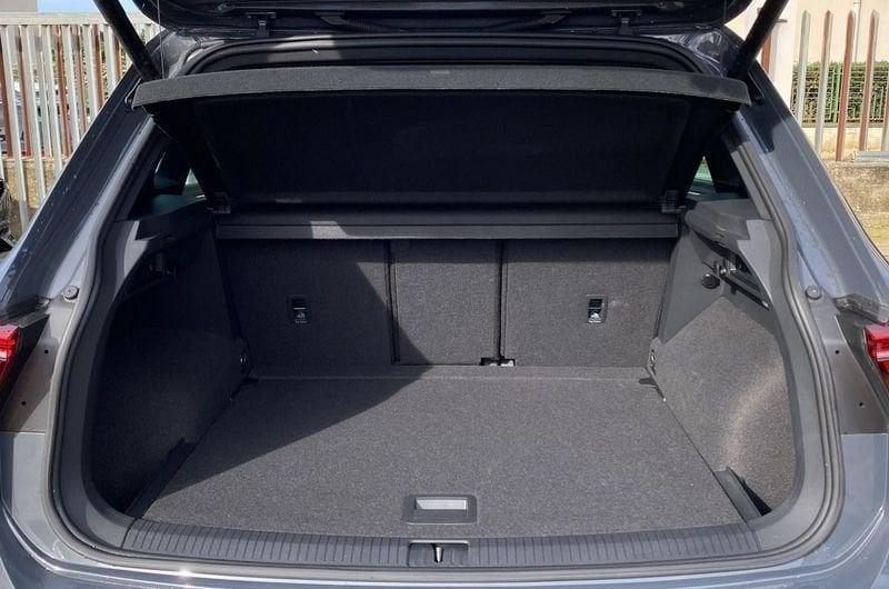 Volkswagen Tiguan R-LINE 2.0 TDI SCR 110 KW (150 CV) DSG