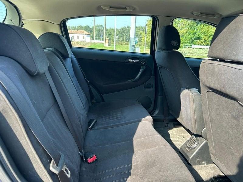 Alfa Romeo 147 147 1.9 JTD 5P MURPHYENYE