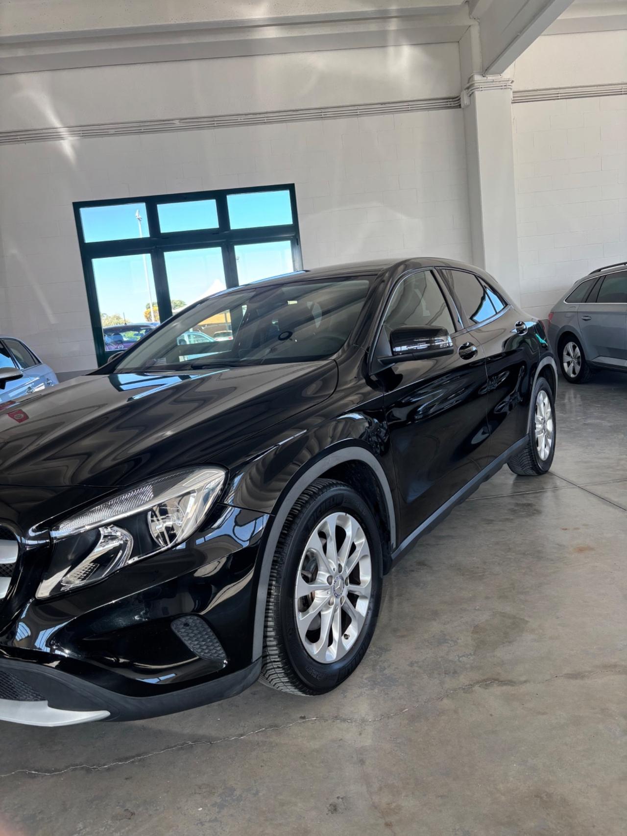 Mercedes-benz GLA 180 CDI Premium