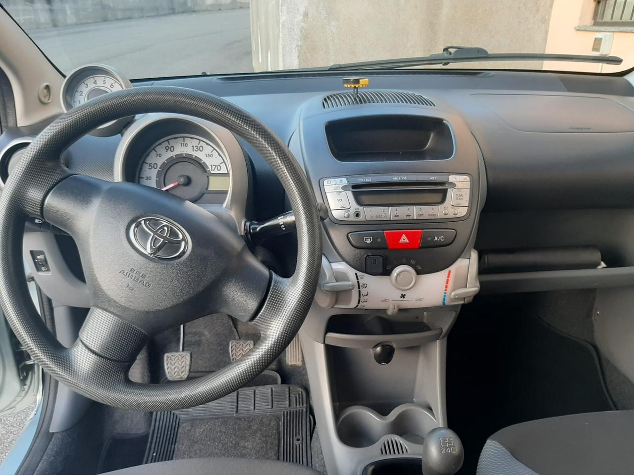 Toyota Aygo 1.0 12V VVT-i 3 porte Sol - Si Permuta Ok Neopatentato