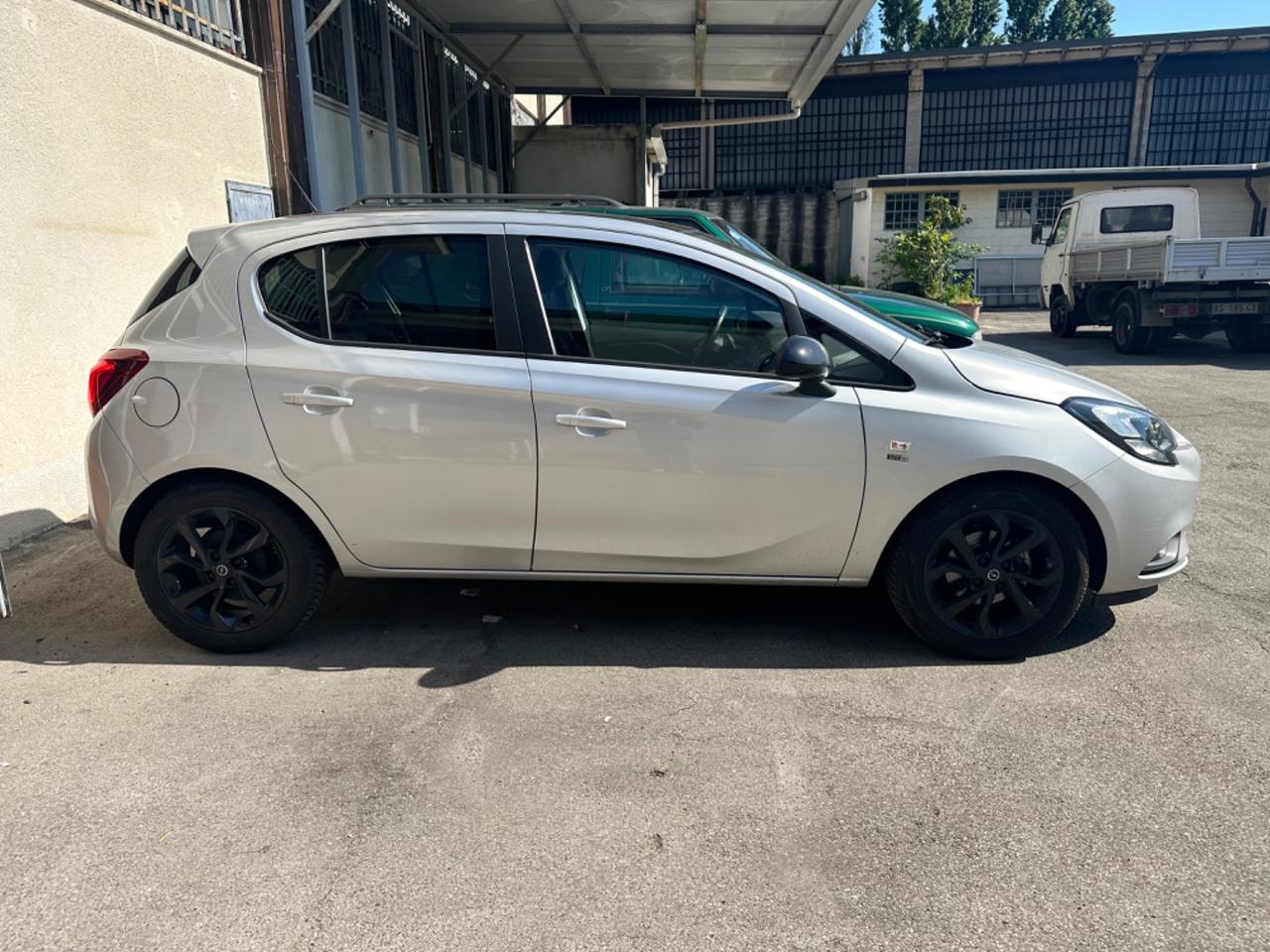 Opel Corsa 1.2 5 porte Black Edition - AUTONAVIGLI