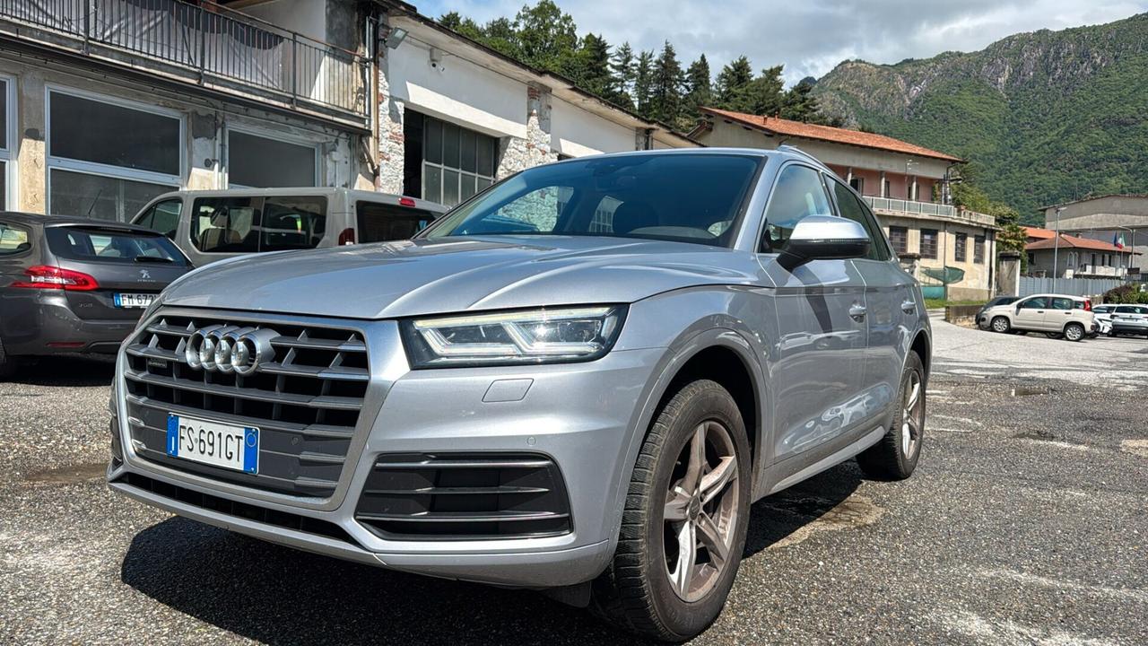 Audi Q5 2.0 TDI 150 CV Business