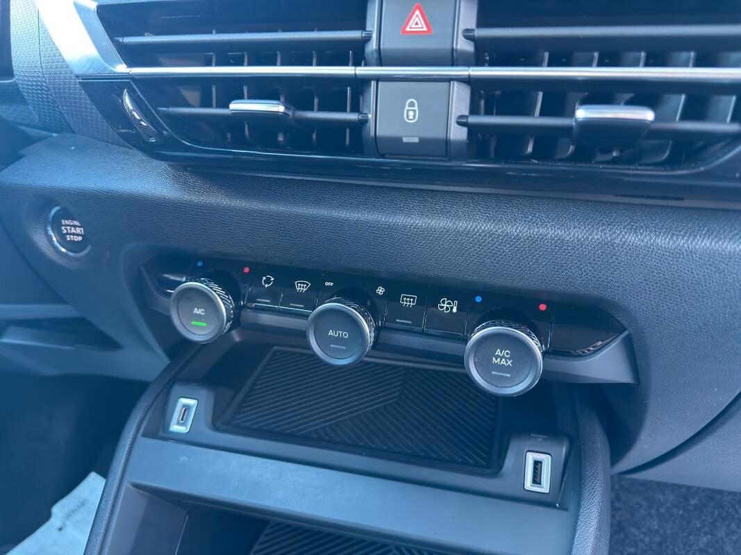 Citroen C4 1.5 bluehdi Shine s&s 130cv eat8 Con NAVIGATORE