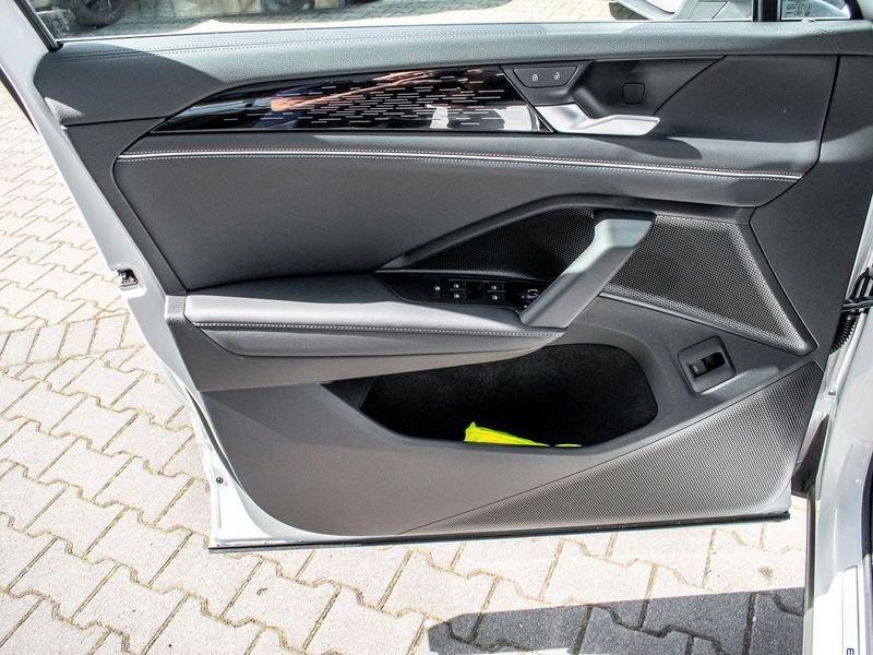 Volkswagen Tayron 1.5 eTSI ACT DSG Elegance 7 posti Led Plus Gancio 19" Camera 360°