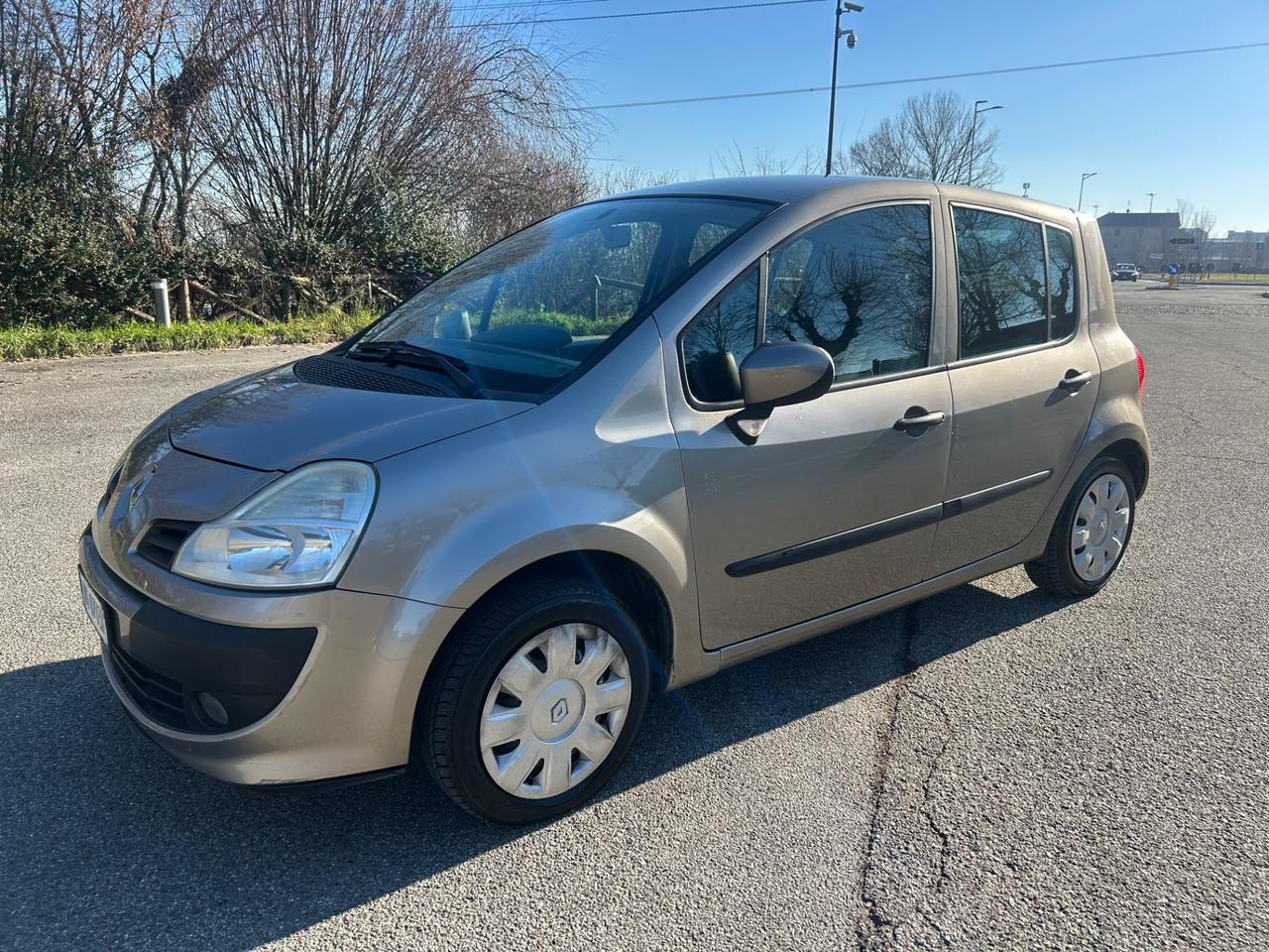 Renault Modus Grand 1.2 16V Dynamique