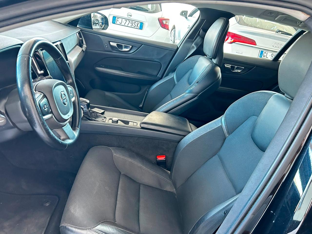 Volvo V60 D3 2.0D SOLO X RIVENDITORI 2019