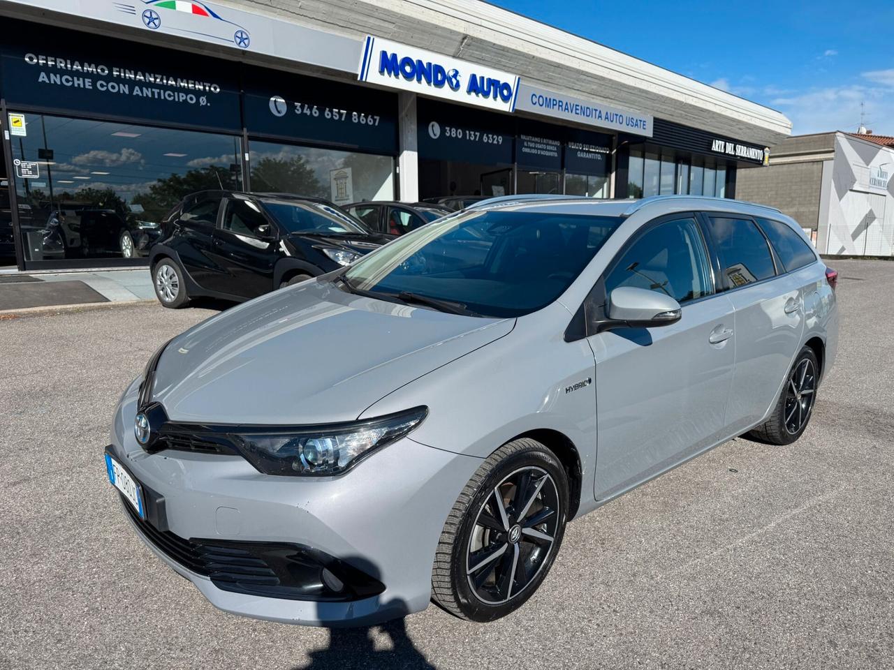 Toyota Auris Touring Sports 1.8 Hybrid Lounge