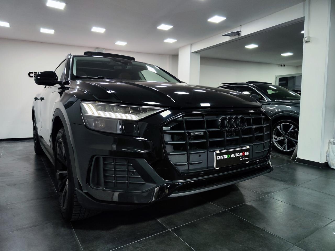 Audi Q8 50 TDI 286 CV quattro Sport Matrix Tetto