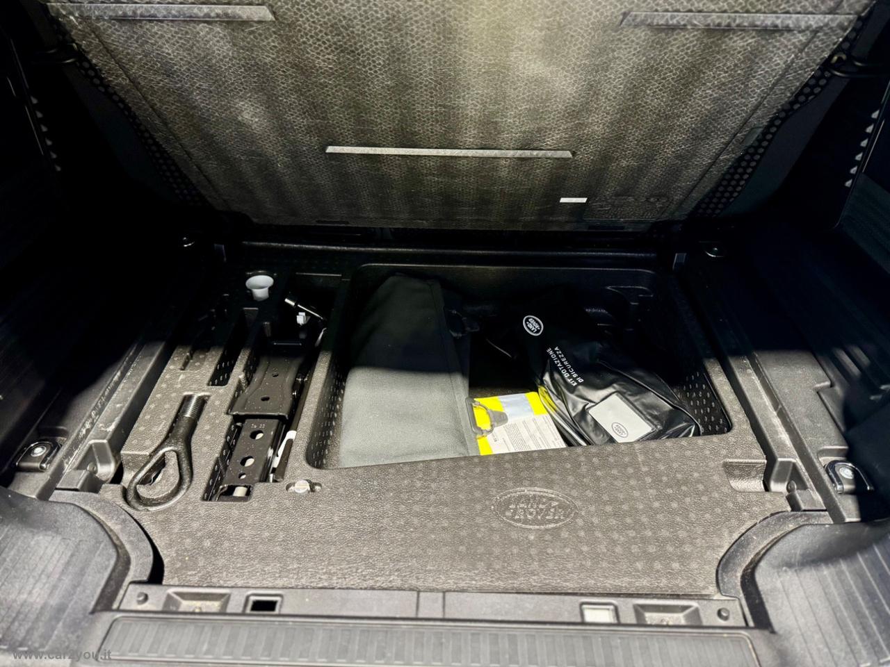 LAND ROVER Defender 110 3.0D I6 200 CV X-Dynamic SE N1