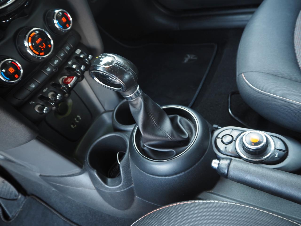 Mini Cooper 1.5 D Hype autom