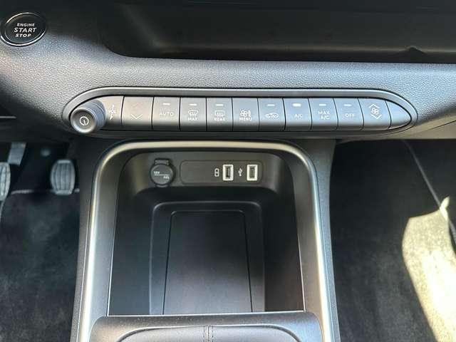 Jeep Avenger 1.2 100cv Altitude + Telecamera + Navi + JBL + Key Less