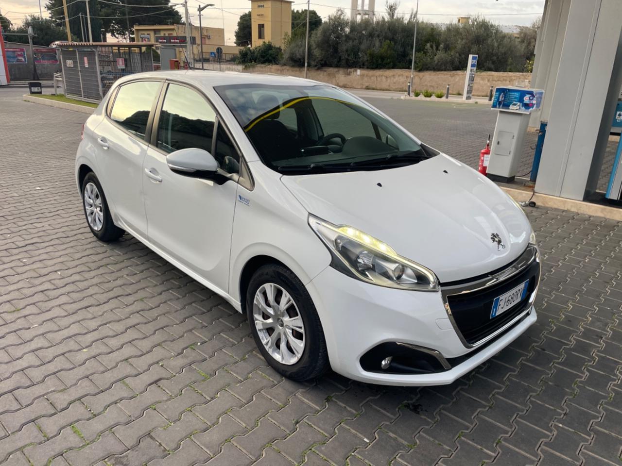 Peugeot 208 BlueHDi 75 5 porte Allure