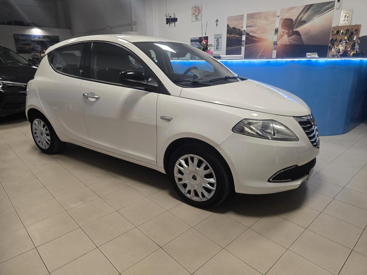 Lancia Ypsilon 1.2 69 CV 5 porte Platinum