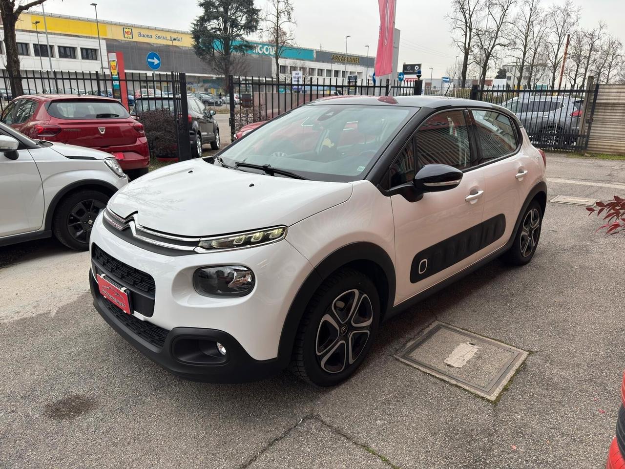 Citroen C3 1.2 PureTech 82cv Shine