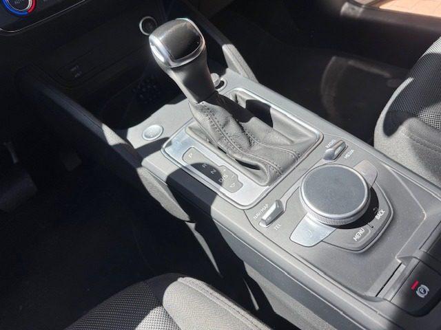 AUDI Q2 30 TDI S tronic Business Plus