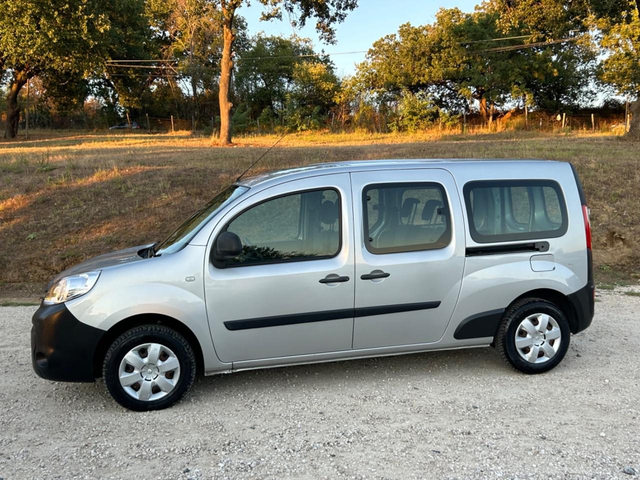 Renault Kangoo 1.5 dCi 5 posti Maxi Combi Ice neopatentati