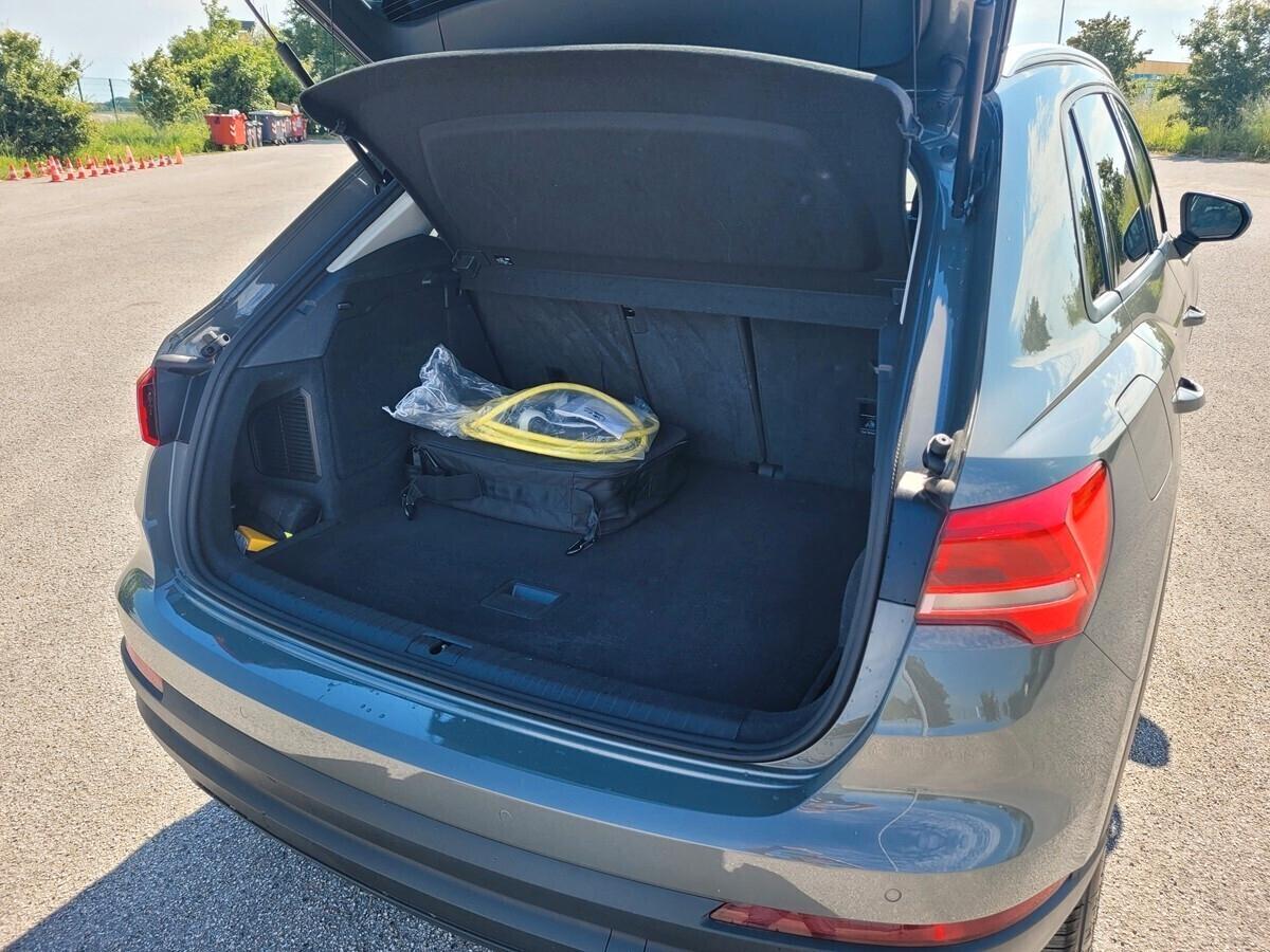 Audi Q3 45 TFSI e S tronic Business