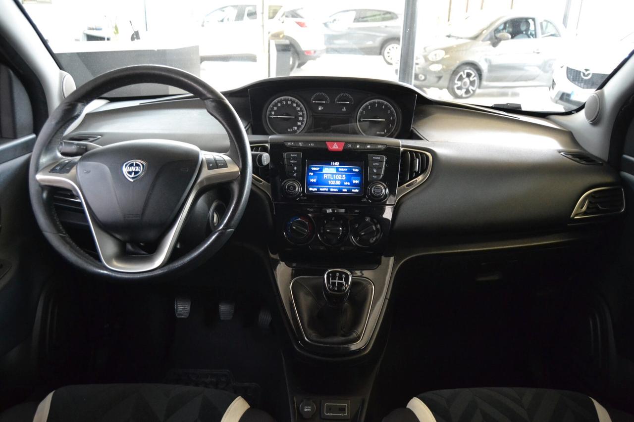 Lancia Ypsilon 0.9 TwinAir 85 CV 5 porte Metano Ecochic Gold