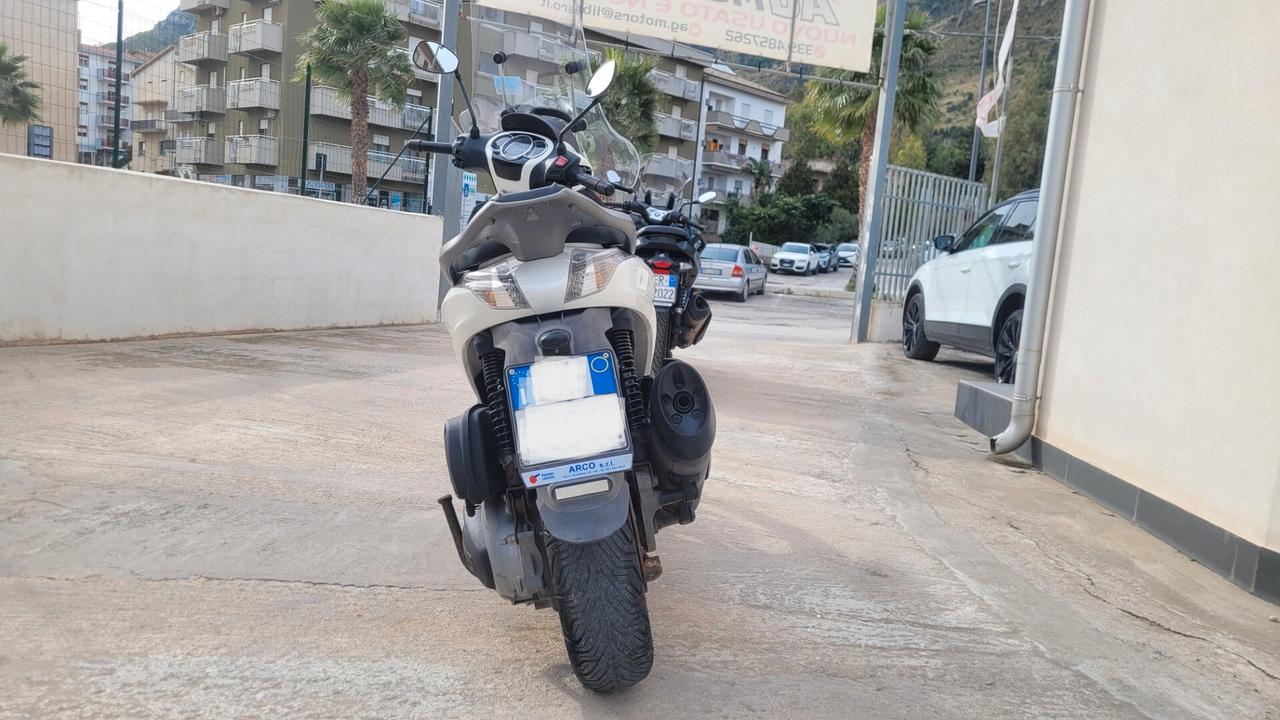 Piaggio Beverly 350
