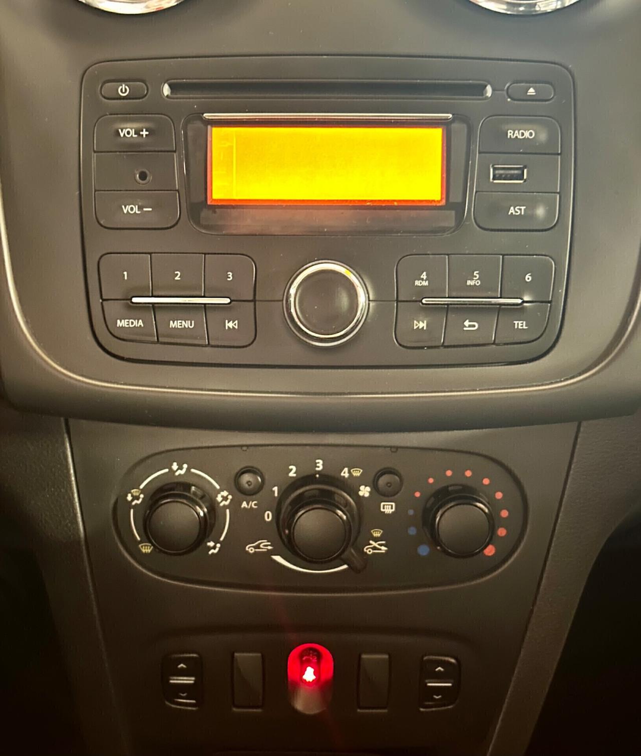 Dacia Logan MCV 1.5 dCi 75CV Neopatentati 2015