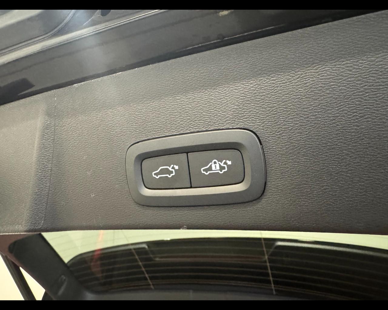 VOLVO XC40 T4 RECHARGE CORE AUTO