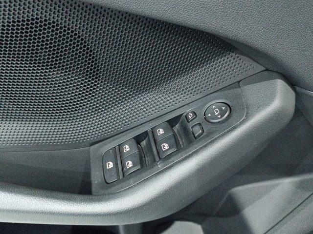 BMW 118 i 5p. Business Advantage