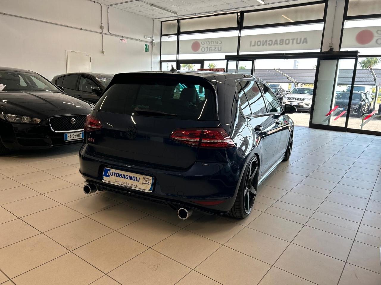 Volkswagen Golf GTI Performance 2.0 TSI 230 CV DSG 5p.
