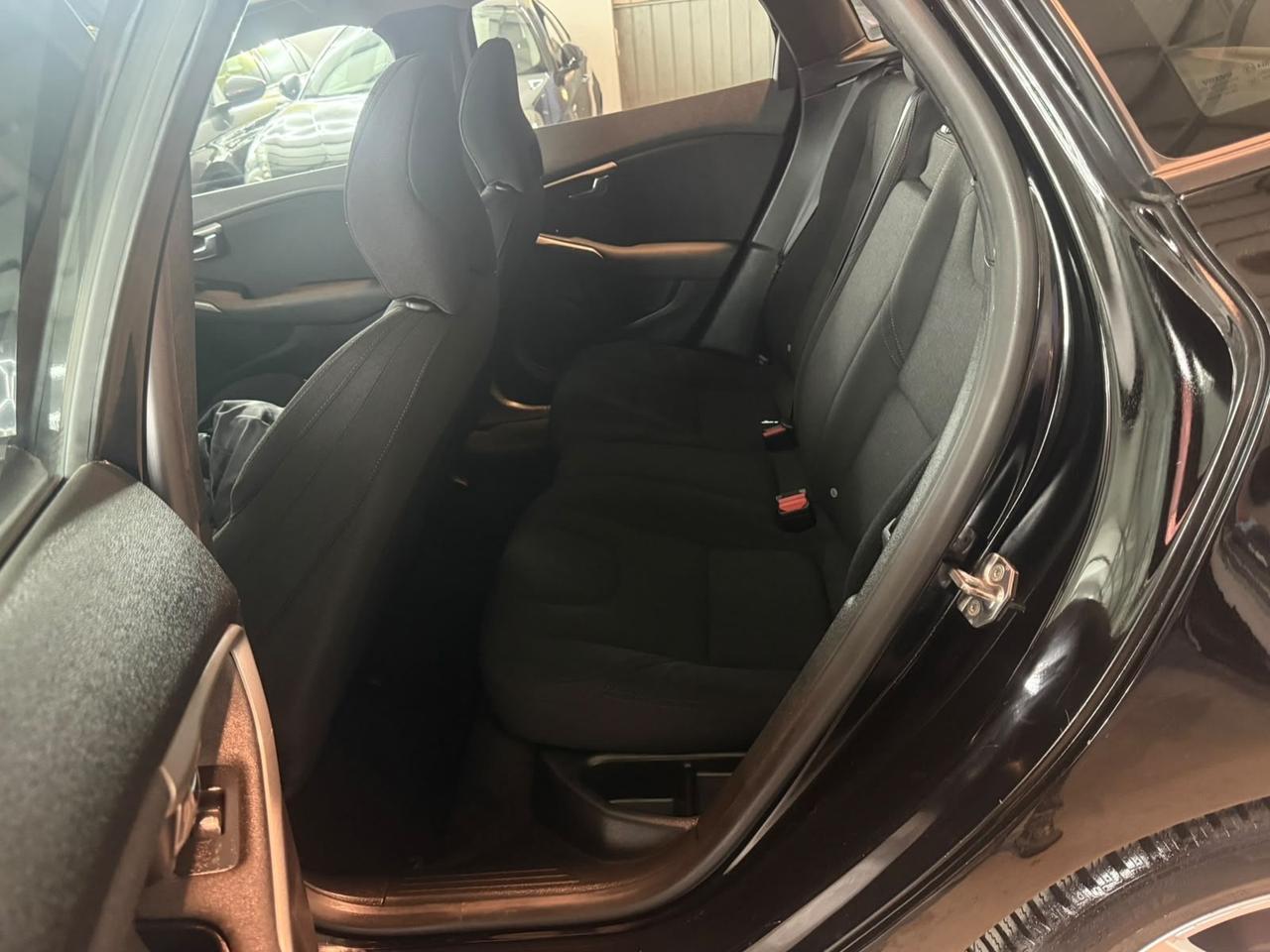 Volvo V40 2.0D 120CV D2 2018 Per Neopatentati