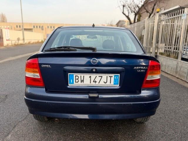 Opel Astra 1.4i 5 porte Euro 4 adatta a neopatentati