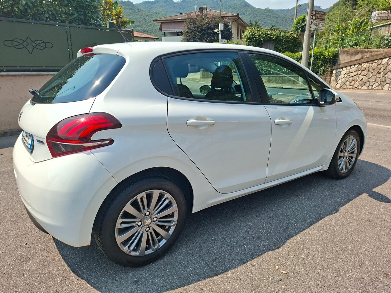 Peugeot 208 1.2 GPL / 5PORTE