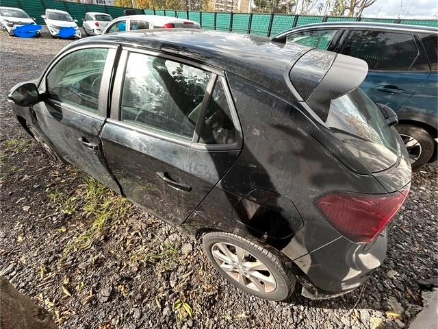 Opel Corsa 1.5 Edition sinistrata incidentata