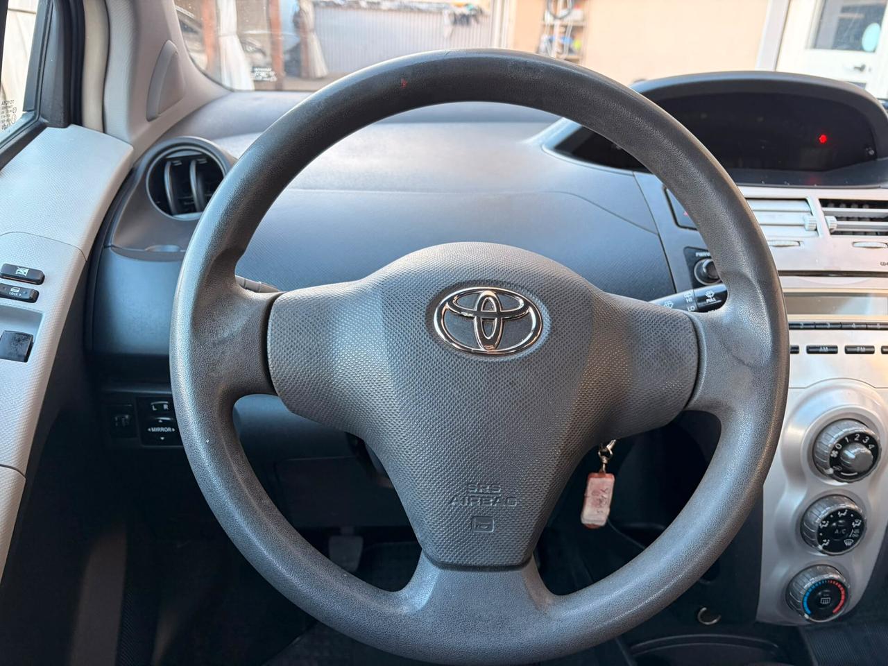 Toyota Yaris 1.0 5 porte