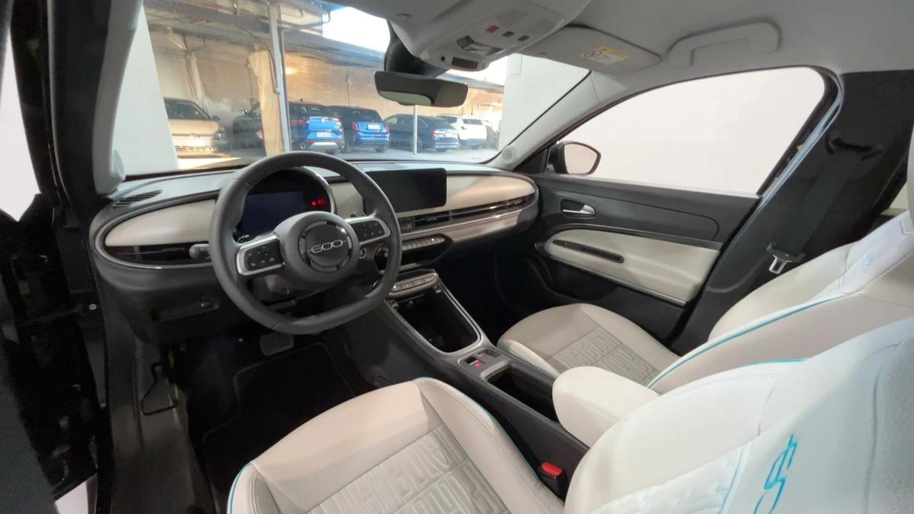 Fiat 600 Hybrid 110 CV DCT MHEV La Prima