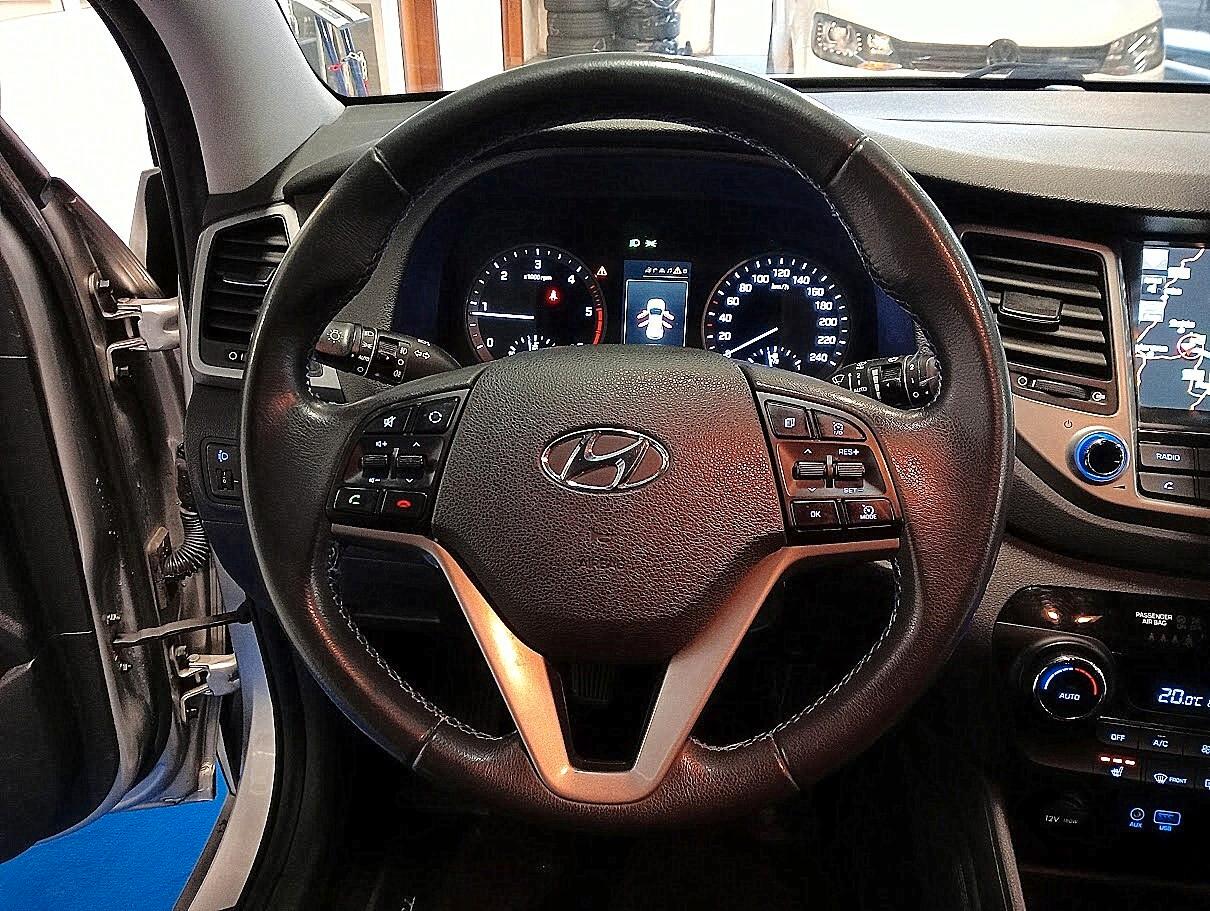 Hyundai TUCSON 1.7 CRDI XPOSSIBLE 19" CAMERA *CAMBIO NUOVO*