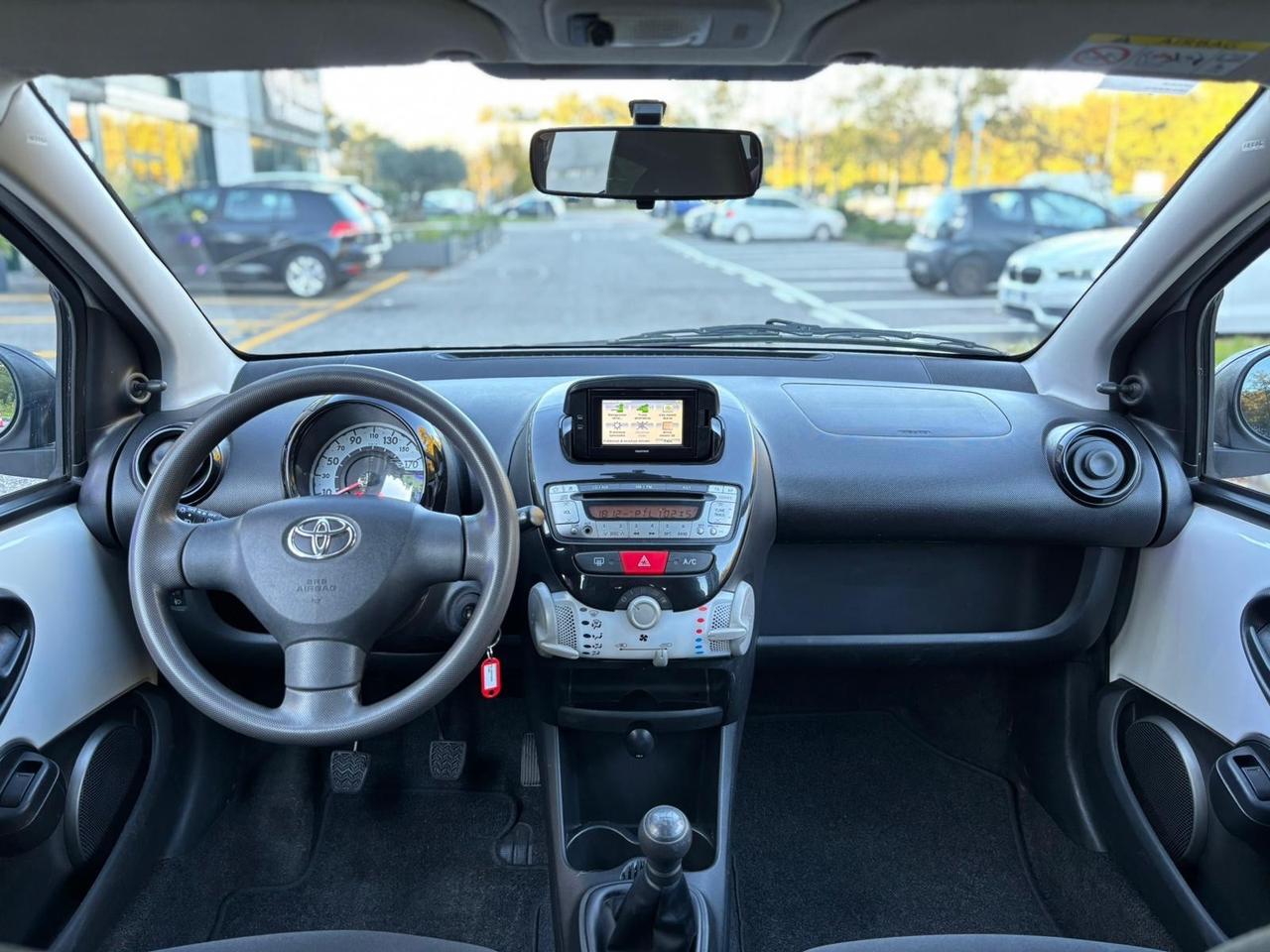 Toyota Aygo 1.0 VVT-i 69 CV 5 porte x-cool
