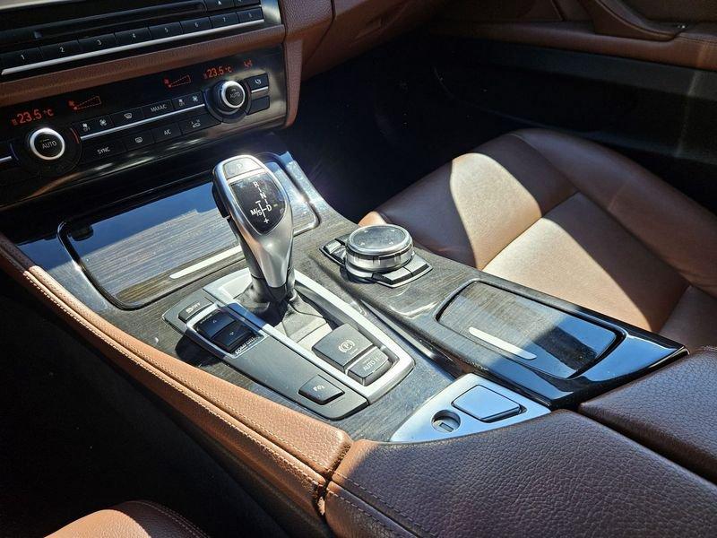 BMW Serie 5 525d Luxury Touring