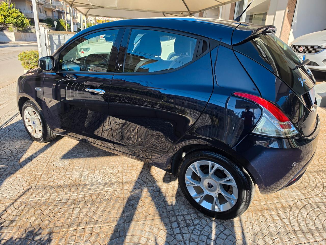 Lancia Ypsilon 1.2 69 CV 5 porte Gold